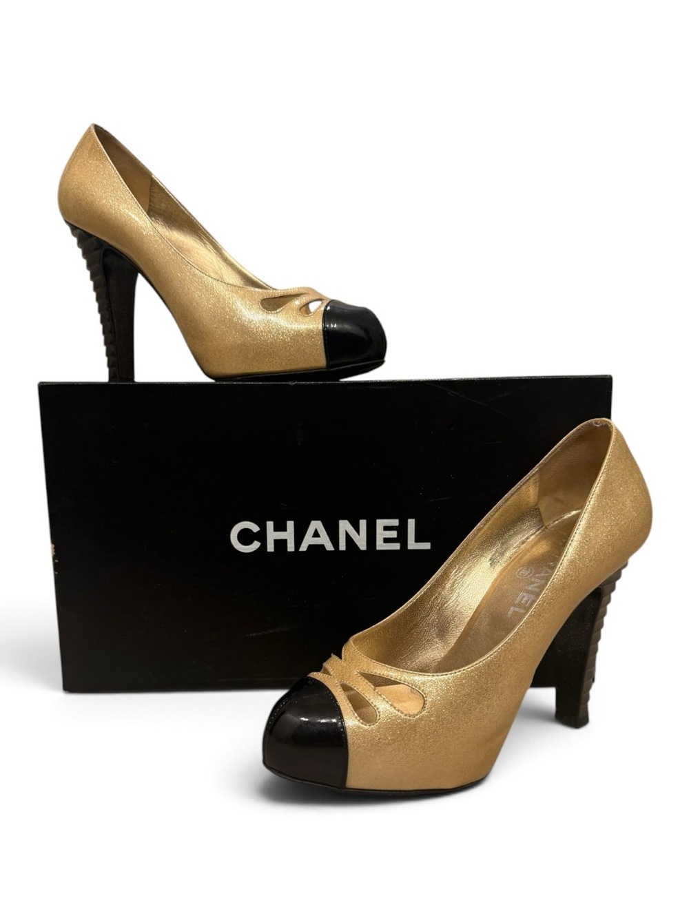 Chanel 09P Gold Black Patent Cap Toe Platform Pumps Heels 38.5